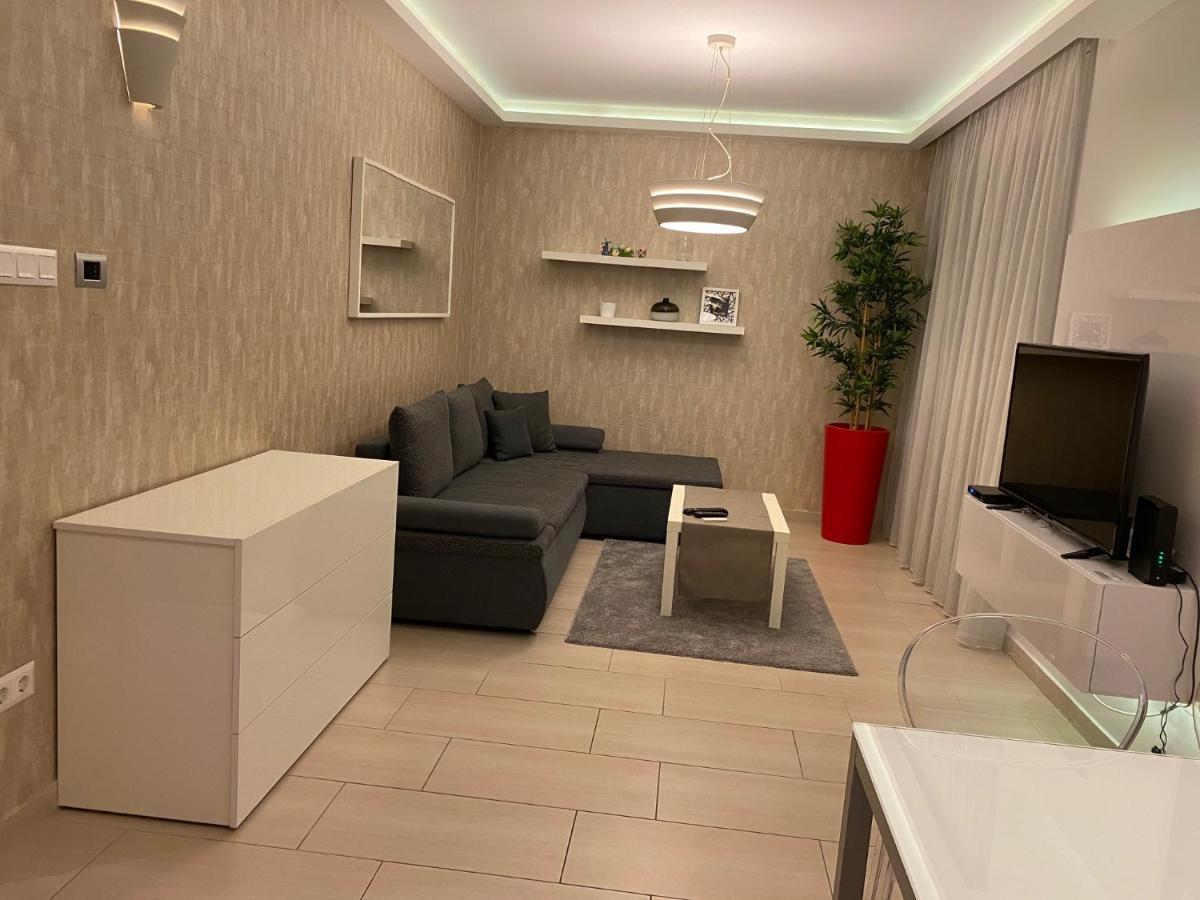 Parizsi Udvar I. Apartment Debrecen Dış mekan fotoğraf